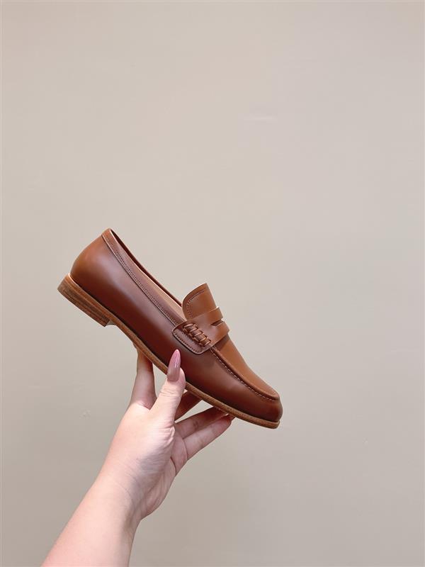 2025112812728348 310